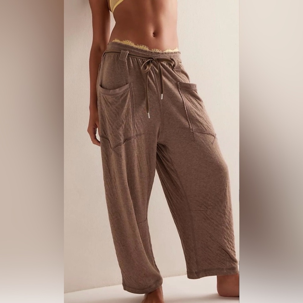 NWT Intimately by Free people Wide Leg barrel pants in brown size small
